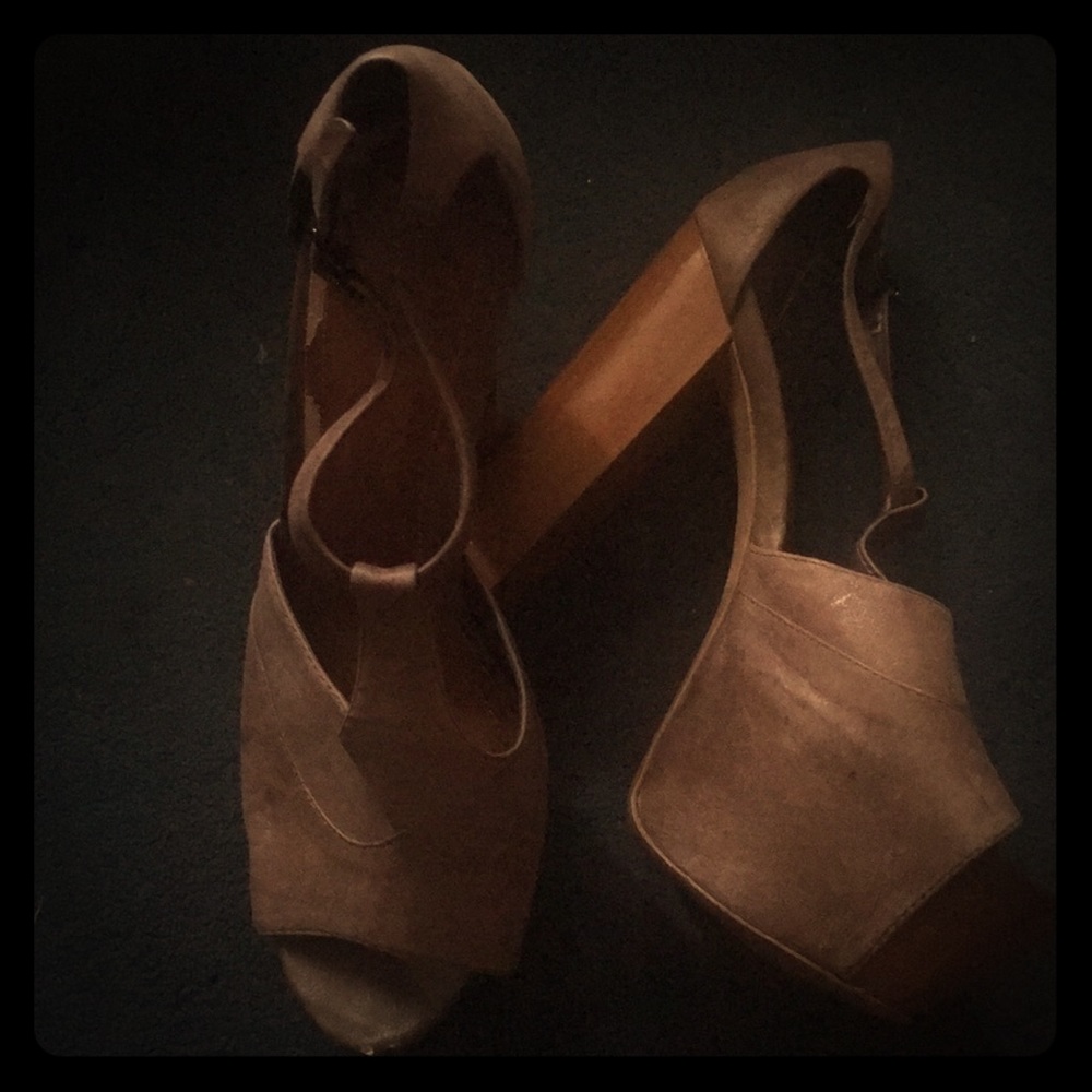 Tan leather heels